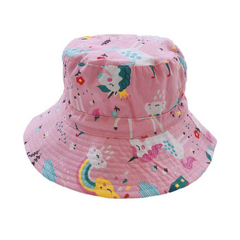 Ежедневна детска шапка с цветна апликация 