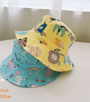 Ежедневна детска шапка с цветна апликация 