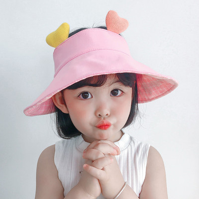 Tikitud tekstiga tekstiilist visiir tüdrukutele