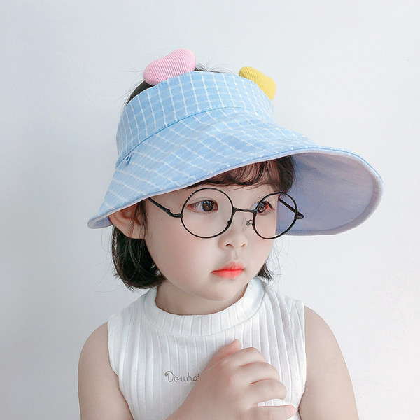 Tikitud tekstiga tekstiilist visiir tüdrukutele