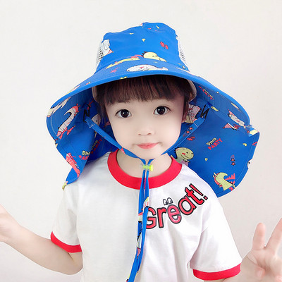 Vasarinė kepurė su spalvotomis aplikacijomis ir dideliu krašteliu