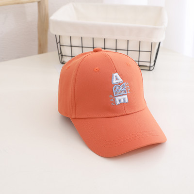 Καθημερινό παιδικό ρυθμιζόμενο καπέλο με γείσο και κεντητή επιγραφή