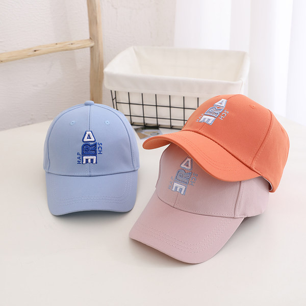 Καθημερινό παιδικό ρυθμιζόμενο καπέλο με γείσο και κεντητή επιγραφή