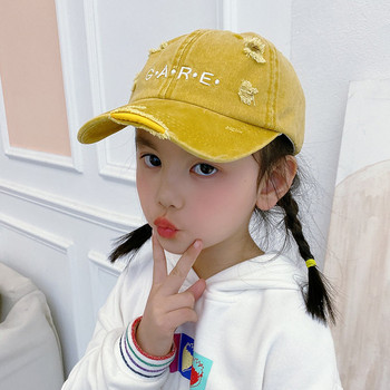 Παιδικό καπέλο με κέντημα γείσου και σκισμένα μοτίβα
