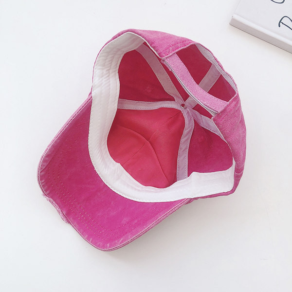 Visiirtikandiga ja rebitud motiividega lastemüts