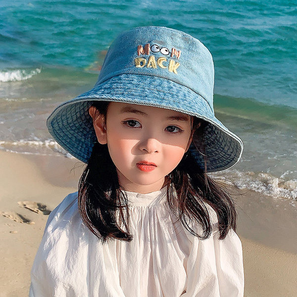 Dječja traper kapa ribičkog tipa s izvezenim natpisom