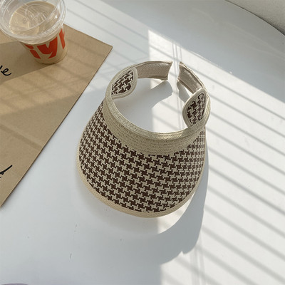 Ruuduline aasadega tekstiilist visiir