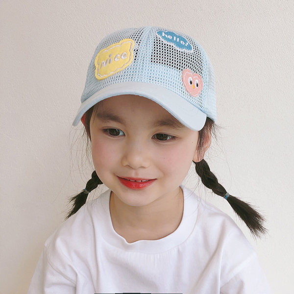 Laste võrkmüts visiiri ja embleemiga