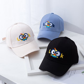 Laste pesapallimüts visiiriga ja tikitud pealdisega