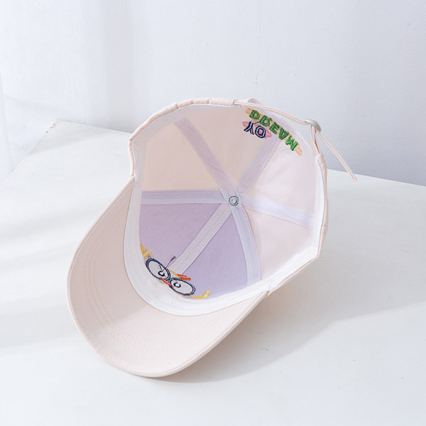 Laste pesapallimüts visiiriga ja tikitud pealdisega