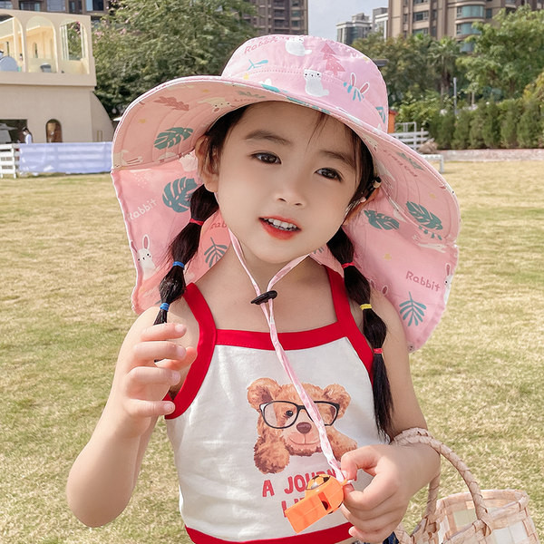 Tekstiilist laia äärega lastemüts