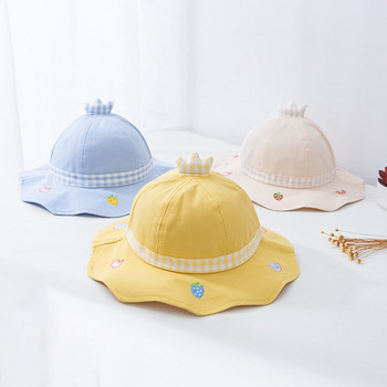 Детска текстилна шапка с цветна бродерия и 3D елемент