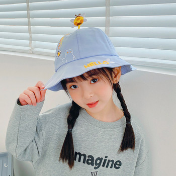Детска шапка тип рибарска с бродерия за момичета