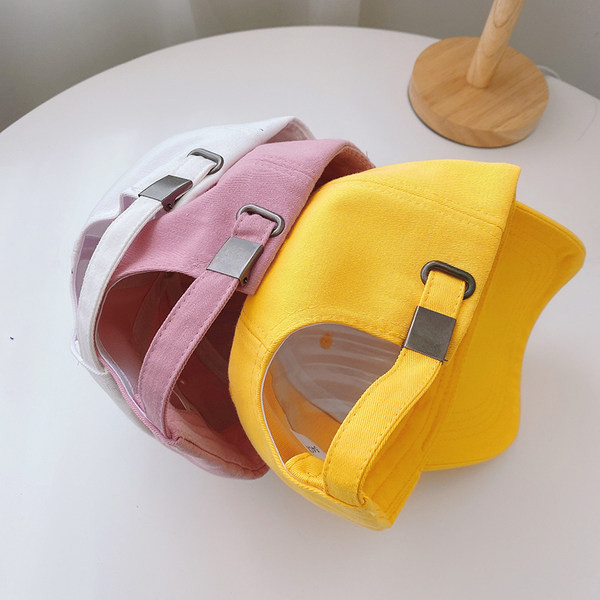 Ležerna dječja kapa sa šiltom i grbom za djevojčice