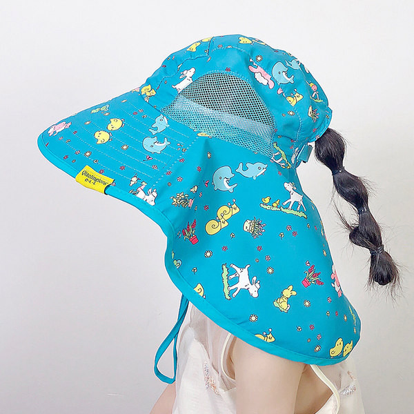 Narmaste ja lipsudega lastemüts-tüdrukutele