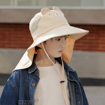 3D-elemendiga vabaaja suvine müts