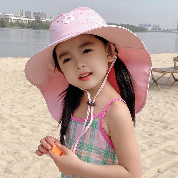 3D-elemendiga vabaaja suvine müts