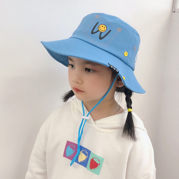 Лятна детска шапка с широка периферия и връзки