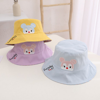 Детска текстилна шапка с цветна бродерия