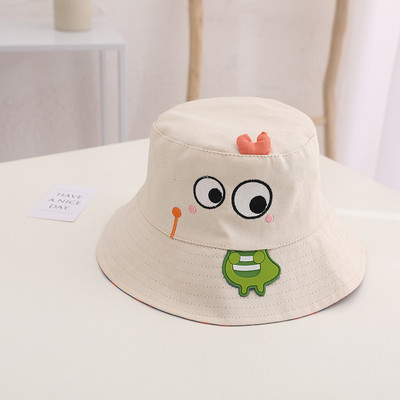 Casual suvemüts tikandi ja 3D elemendiga