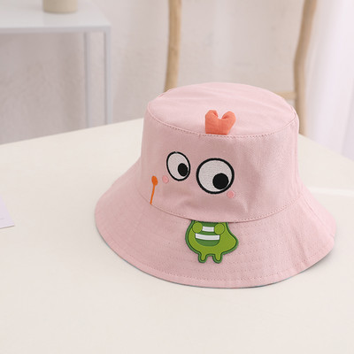 Casual suvemüts tikandi ja 3D elemendiga