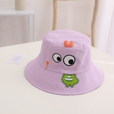 Casual suvemüts tikandi ja 3D elemendiga