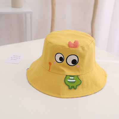 Casual suvemüts tikandi ja 3D elemendiga