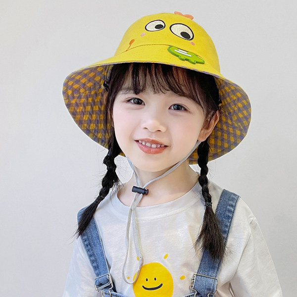 Casual suvemüts tikandi ja 3D elemendiga