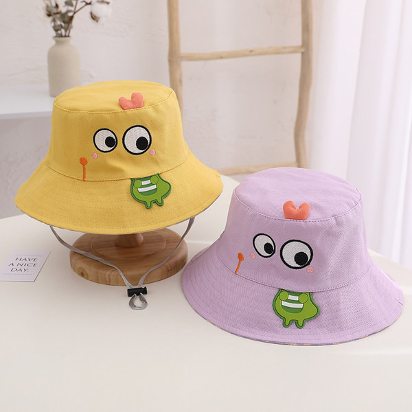 Casual suvemüts tikandi ja 3D elemendiga