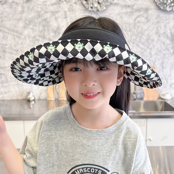 Laia perifeeriaga tekstiilist lastevisiir – palju värve