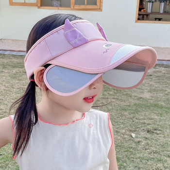 Лятна шапка с козирка и 3D апликация за момчета и момичета