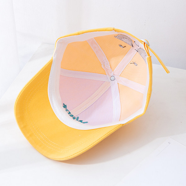 Lastele visiiri ja tikandiga vabaajamüts