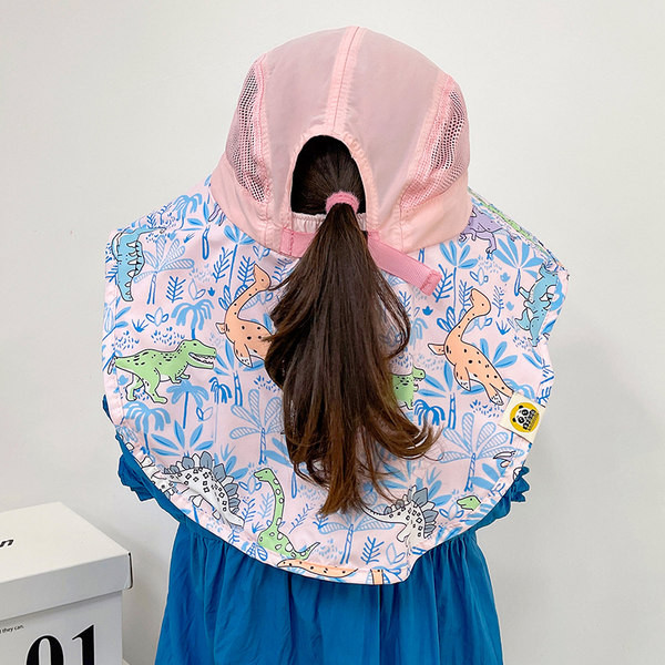 Laia ääre ja lehvikuga suvemüts