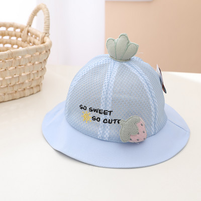 Ljetna kapa s vezom i 3D elementom