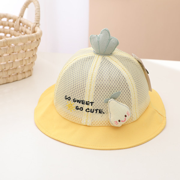 Ljetna kapa s vezom i 3D elementom