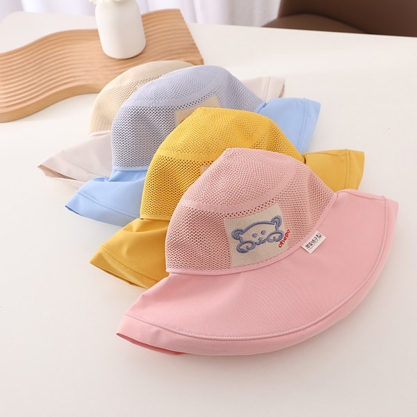 Tekstiilist müts võrgu ja laia äärega