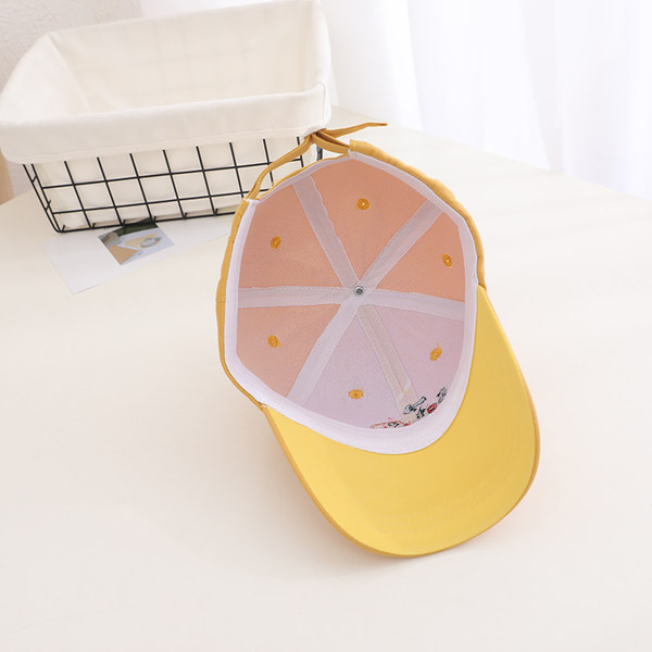 Lastele visiiri ja tikitud aplikatsiooniga vabaajamüts