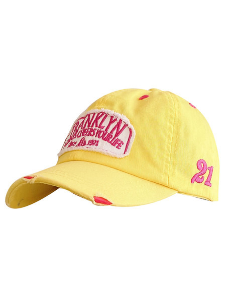 Tikitud kirjaga lastemüts tüdrukutele