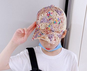 Модерна детска шапка с пайети за момичета