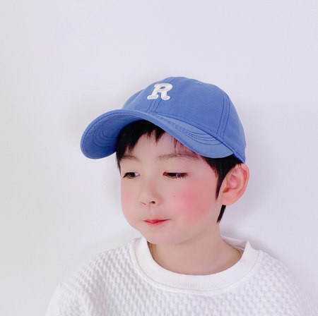 Uue mudeli müts visiiriga poistele ja tüdrukutele