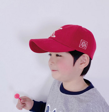 Детска шапка с козирка тип бейзболна за момчета