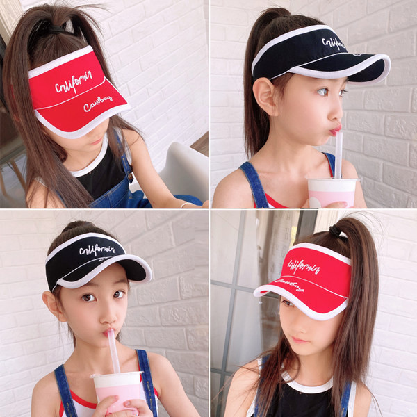 Suvine tekstiilist visiir tikitud kirjaga