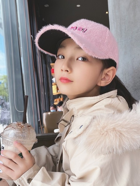 Vabaaja visiiriga lastemüts tüdrukutele