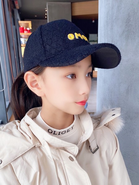 Vabaaja visiiriga lastemüts tüdrukutele