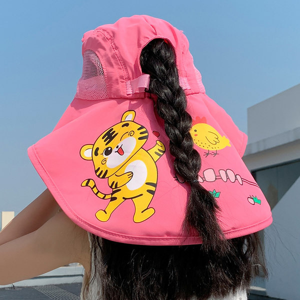 Laia äärega 3D elementidega lastemüts