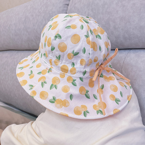 Casual suvemüts aplikatsiooni ja paelaga