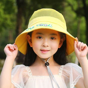 Слънцезащитна детска шапка с мрежа и щампа
