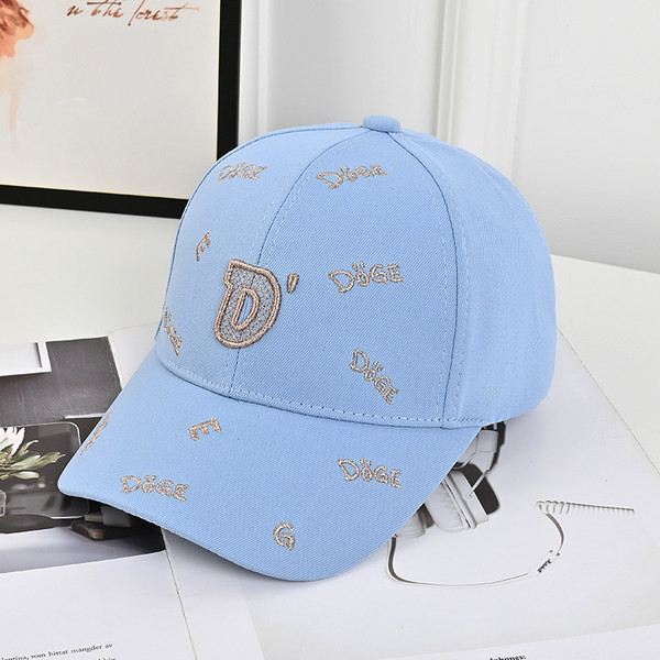 Laste pesapallimüts visiiriga ja tikitud pealdisega