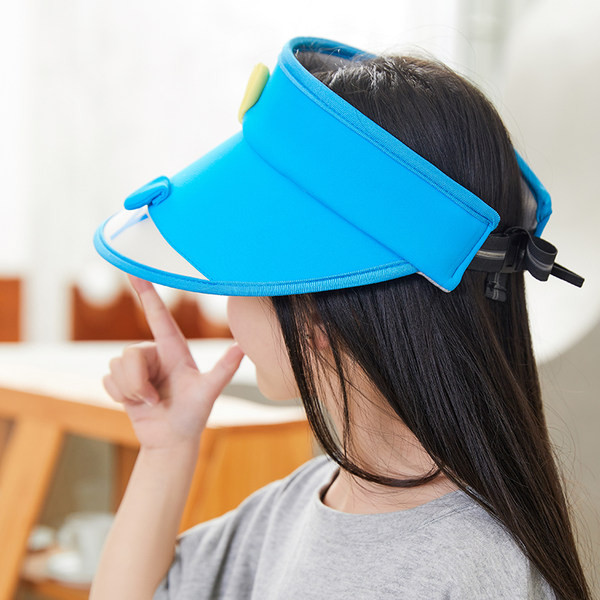 Ρυθμιζόμενο παιδικό καπέλο με απλικέ και γείσο