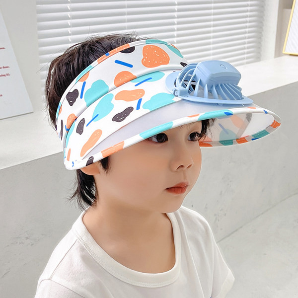 Värviline tekstiilist visiir ventilaatoriga